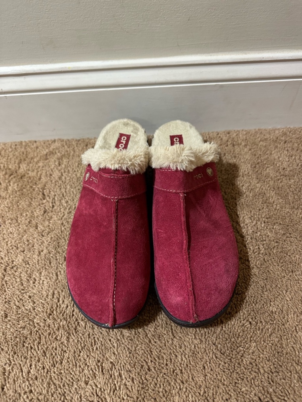 Crocs Cobbler Suede Burgundy Faux Fur Lined Mule Slip On Clog Cozycore Women 11